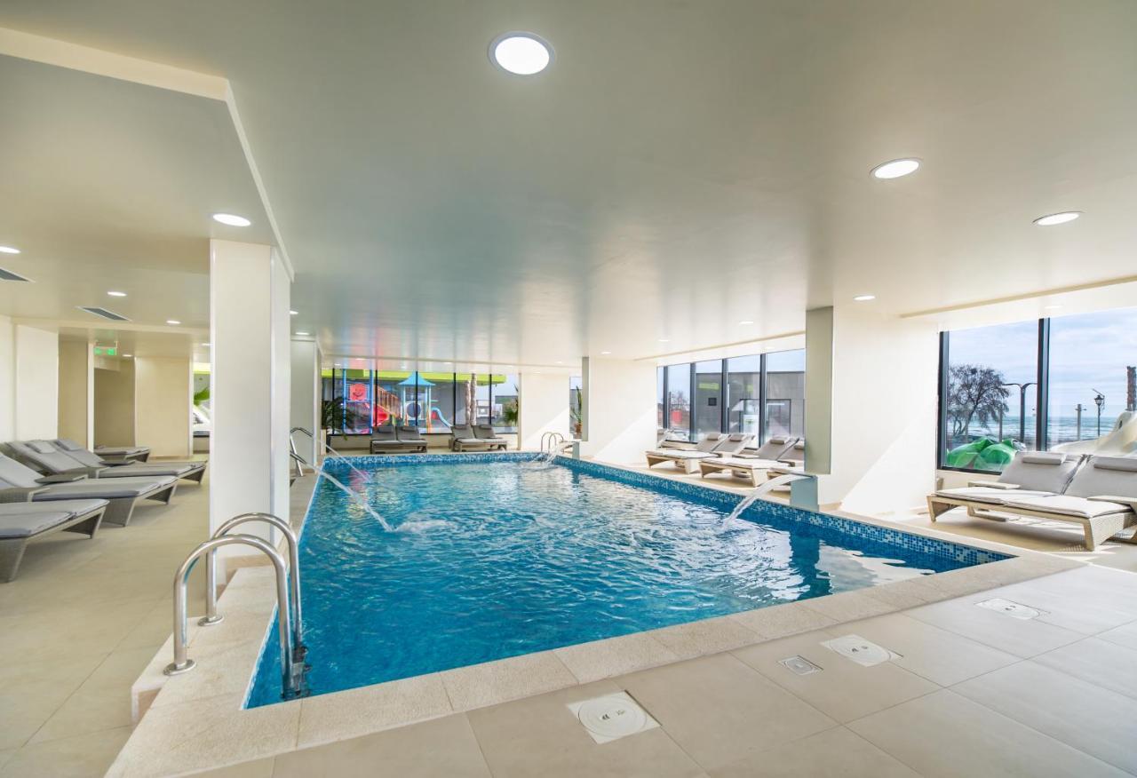 Vanilla Luxury Apartment Spa N Pool Beach Resort Navodari Exterior photo